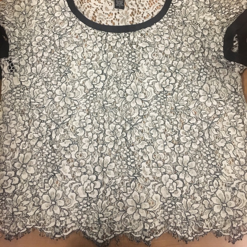 Torrid lace top size 1 cream and black
